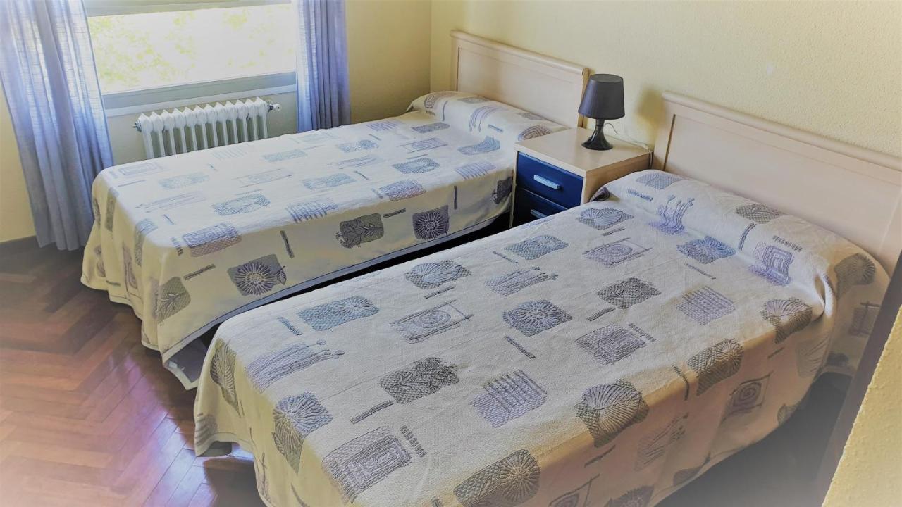 Habitacion Caja Magica Madrid Eksteriør billede
