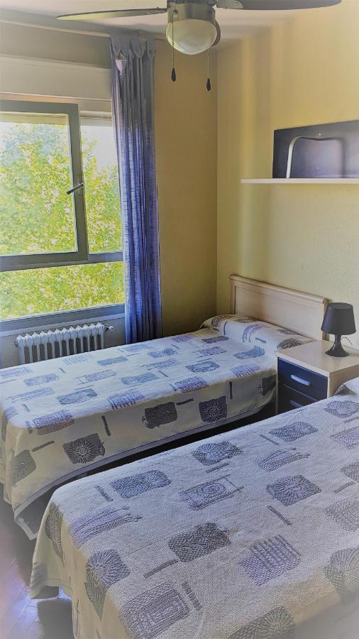 Habitacion Caja Magica Madrid Eksteriør billede